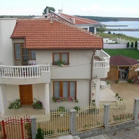 Case de vacanță House Kalina